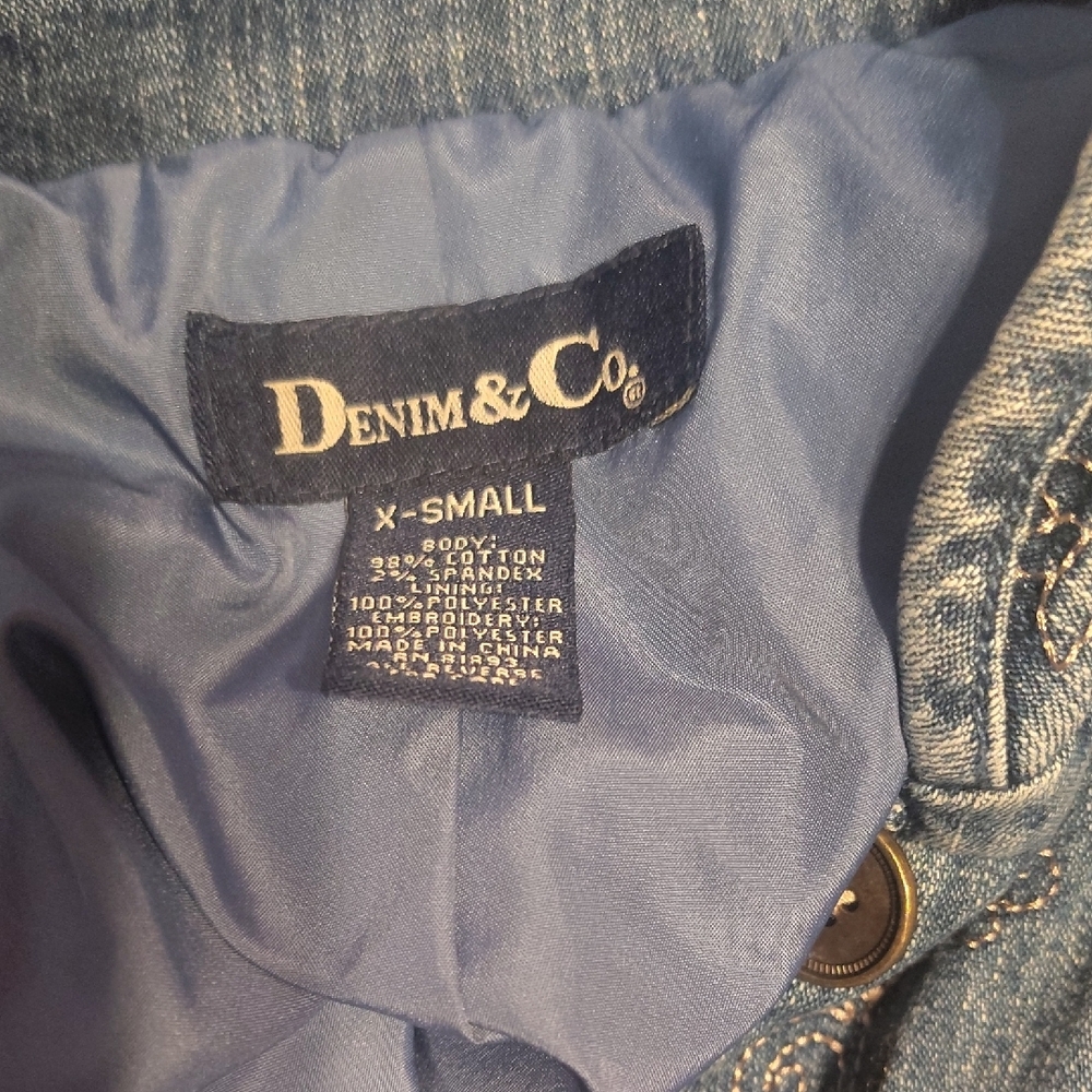 Denim & Co. Floral Embroidered Jean Jacket Size X Small - Picture 3 of 3